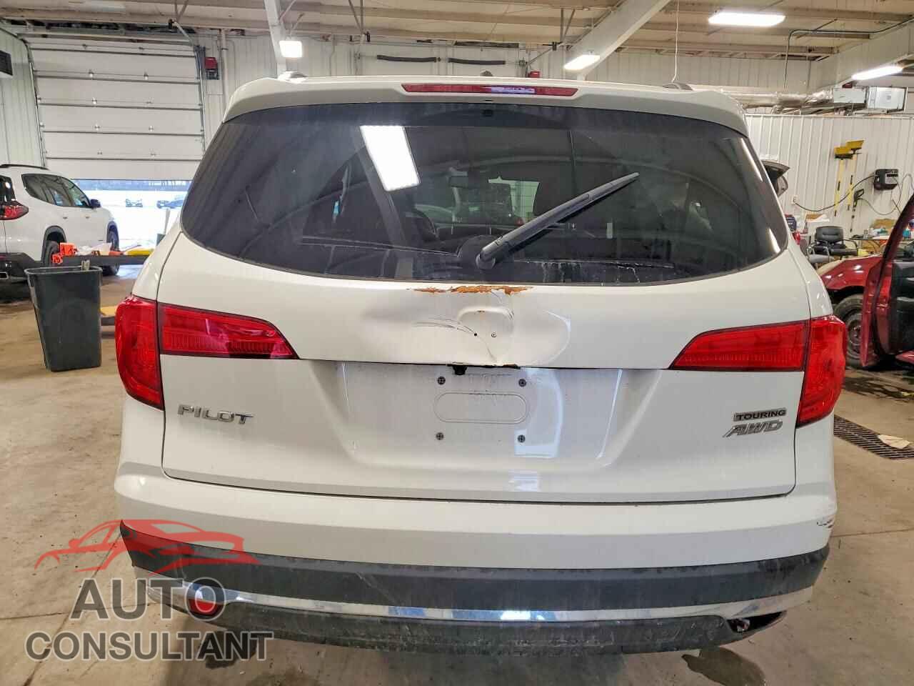 HONDA PILOT 2018 - 5FNYF6H96JB070077