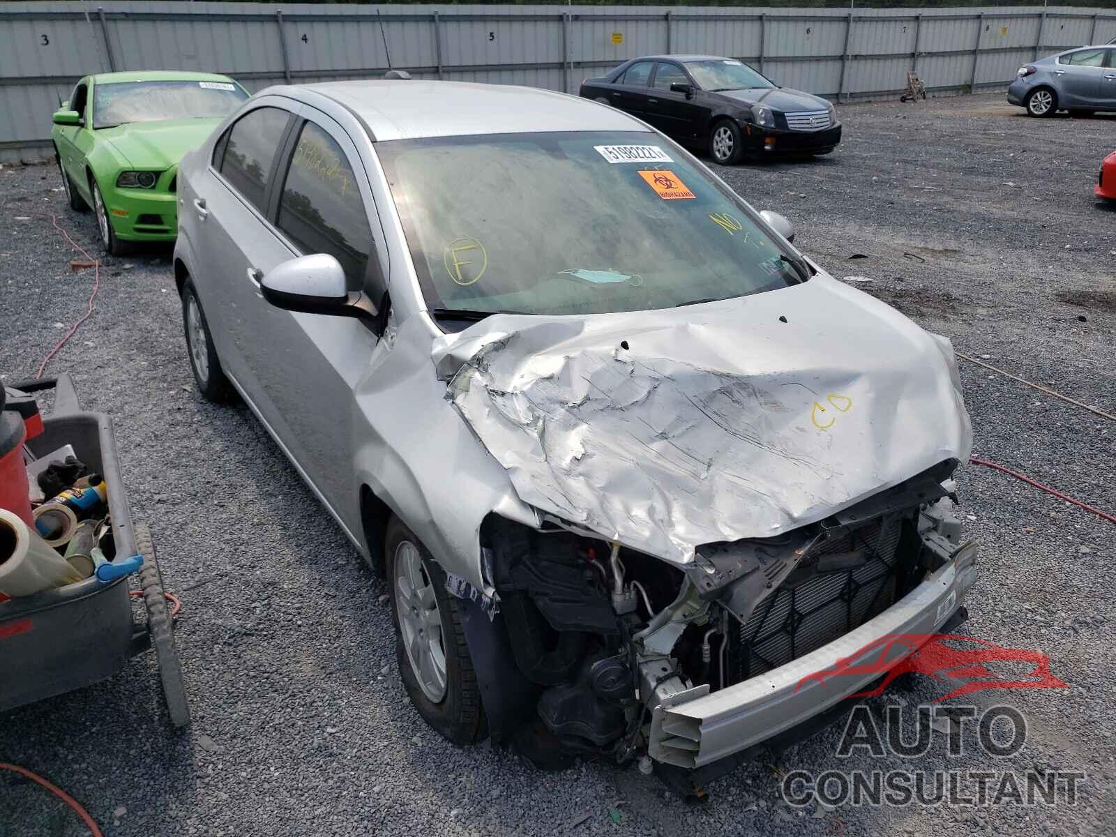 CHEVROLET SONIC 2016 - 1G1JC5SH7G4104427
