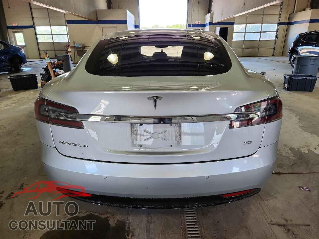 TESLA MODEL S 2016 - 5YJSA1E13GF158504