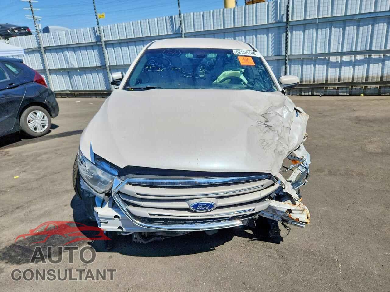 FORD TAURUS 2015 - 1FAHP2E87FG135443