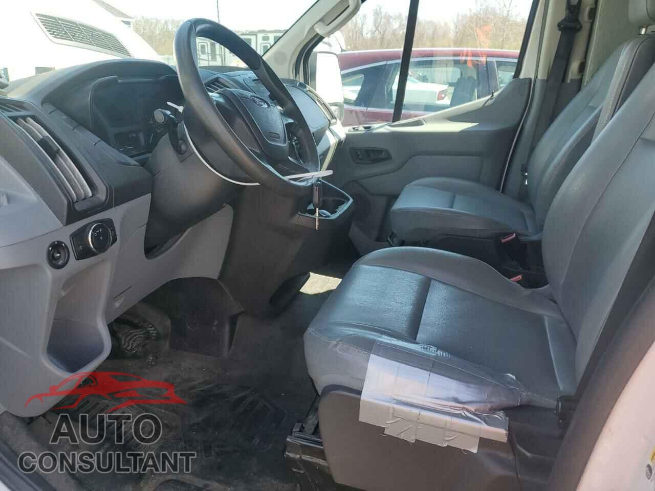 FORD TRANSIT 2017 - 1FTYR1ZM5HKB30604