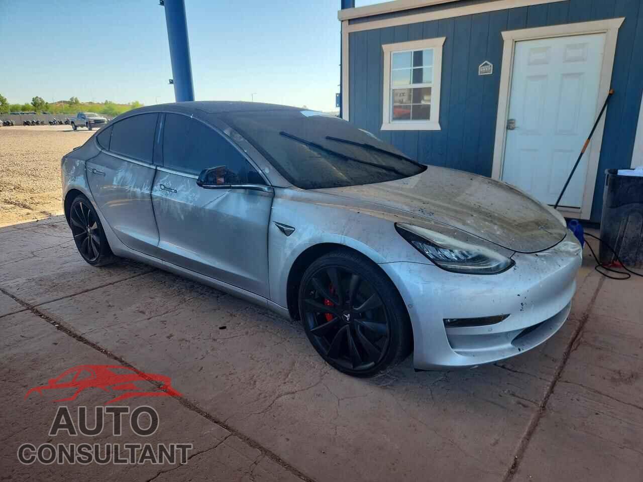 TESLA MODEL 3 2018 - 5YJ3E1EB0JF079509