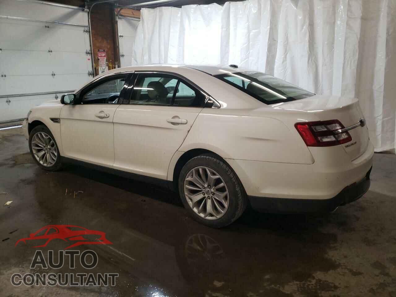 FORD TAURUS 2019 - 1FAHP2F86KG111143