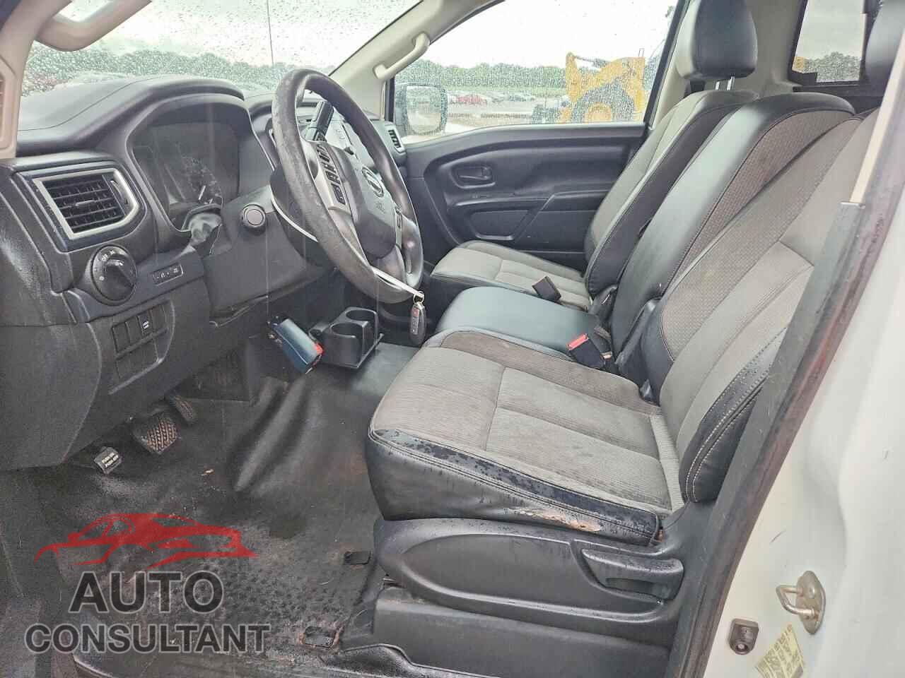 NISSAN TITAN 2017 - 1N6AA1R78HN571688