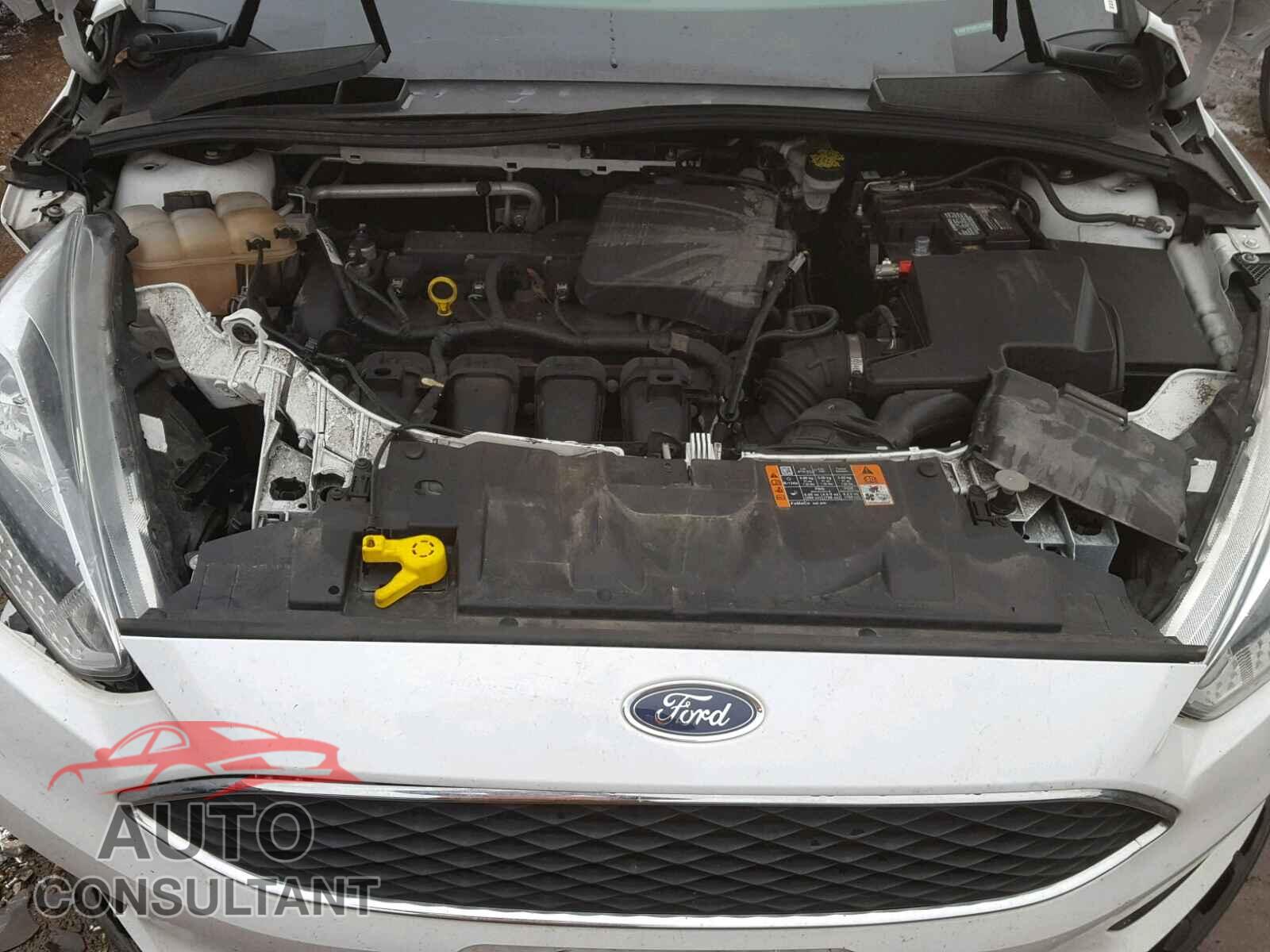FORD FOCUS SE 2015 - 1FADP3F20FL317748
