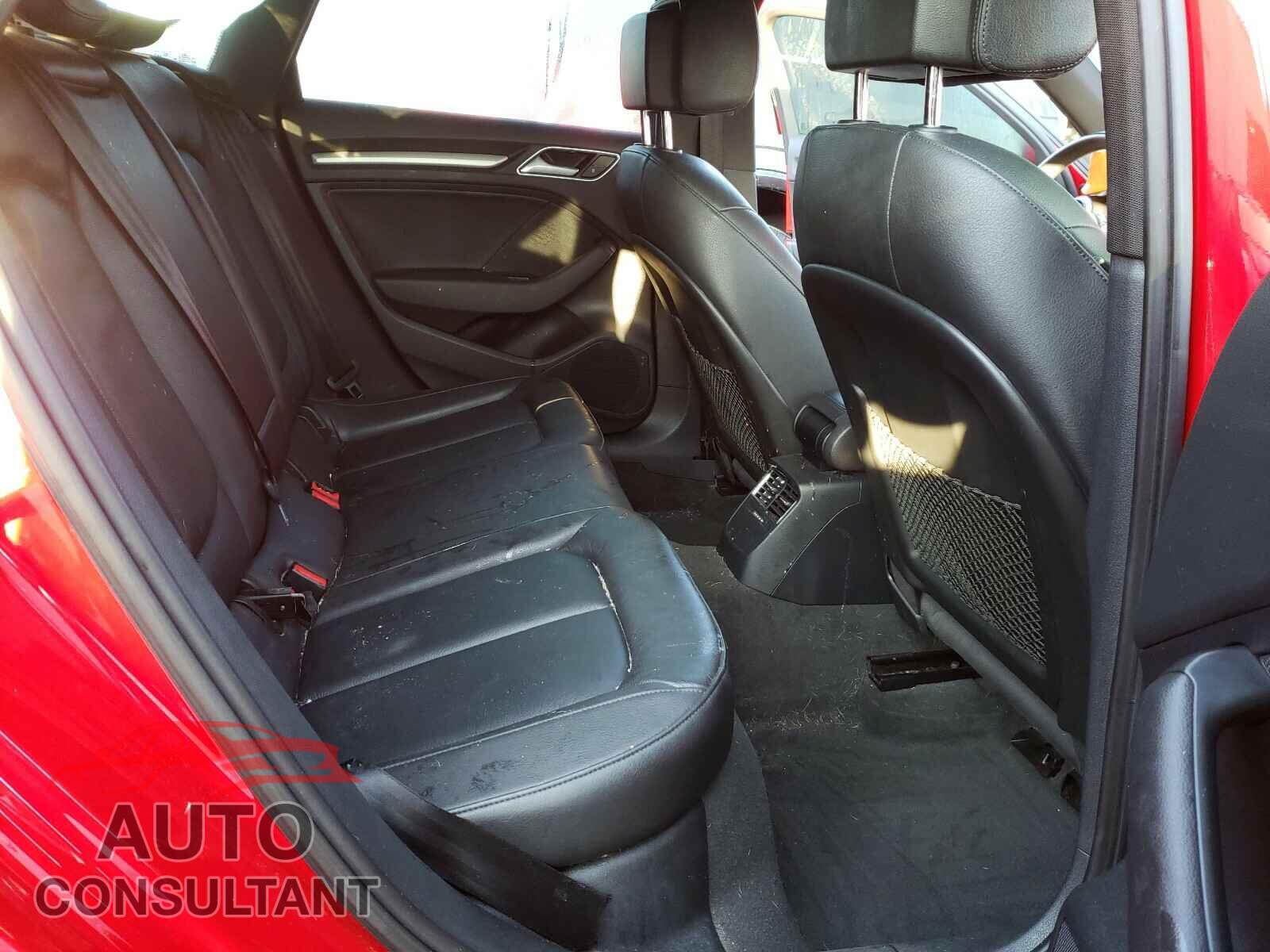 AUDI A3 2018 - WAUAUGFF6J1043389