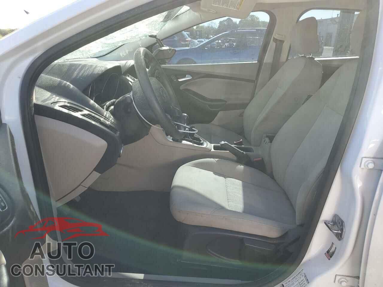 FORD FOCUS 2017 - 1FADP3FE8HL292272
