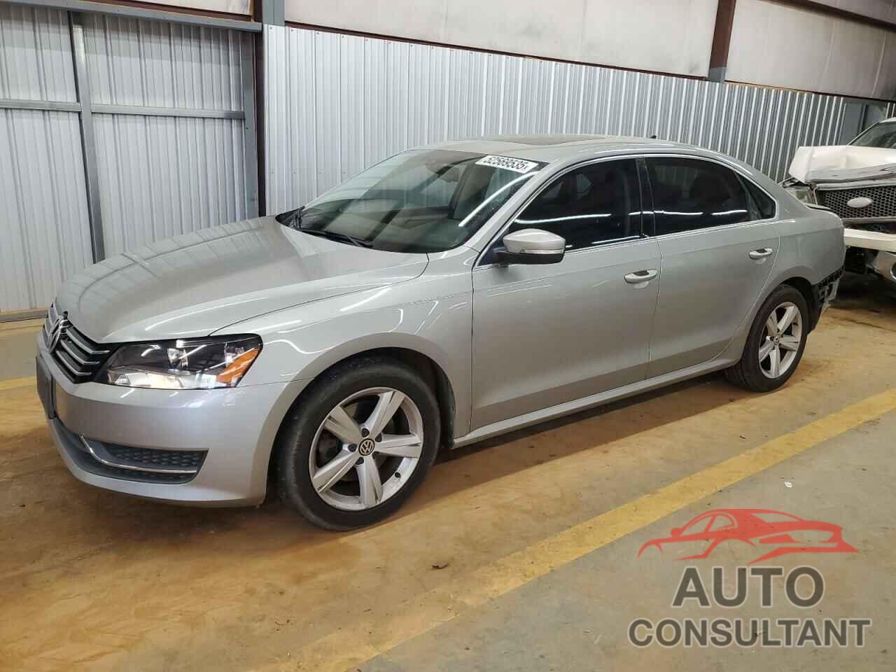 VOLKSWAGEN PASSAT 2013 - 1VWBH7A33DC008081