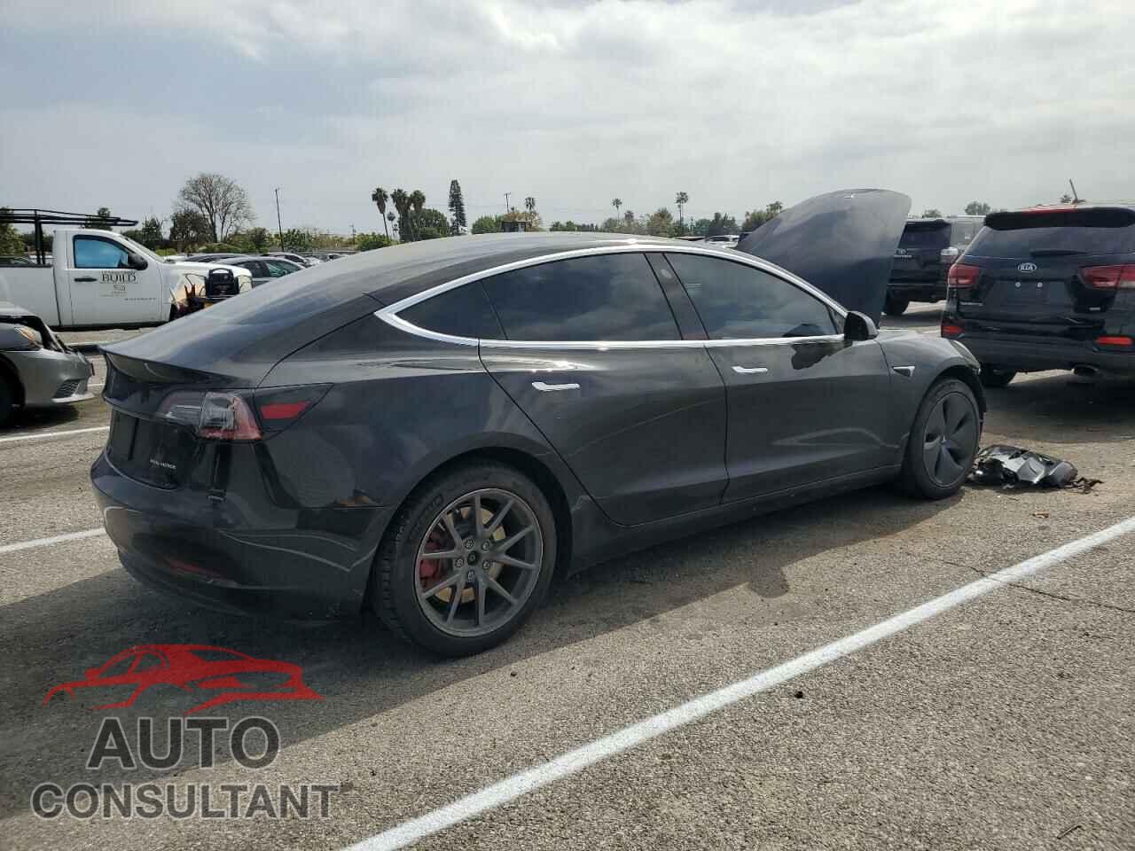 TESLA MODEL 3 2019 - 5YJ3E1EB5KF385767