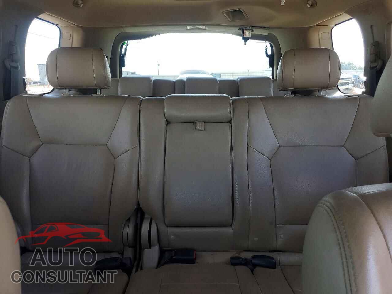 HONDA PILOT 2011 - 5FNYF3H47BB045855