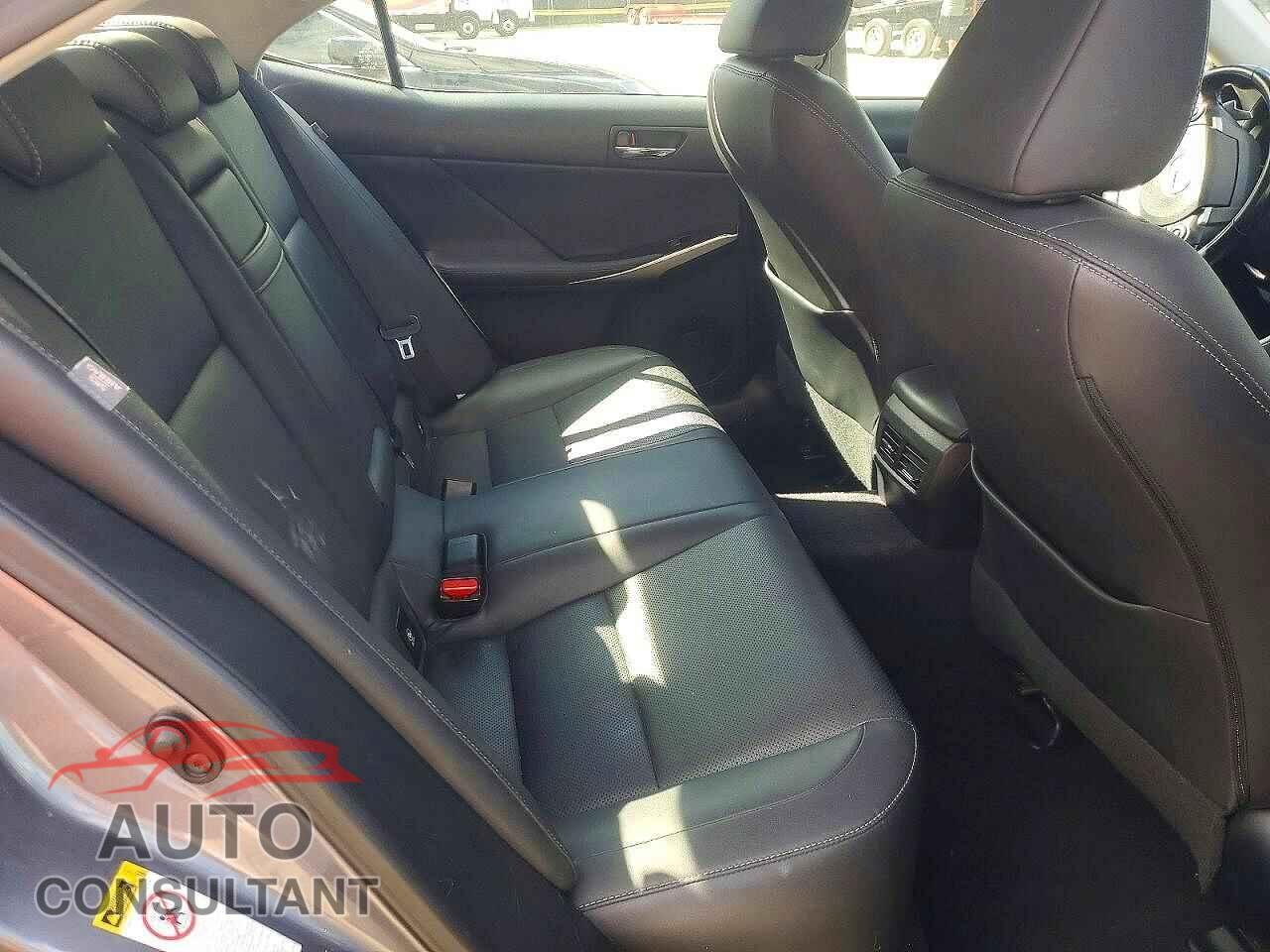 LEXUS IS 2015 - JTHCF1D26F5019899