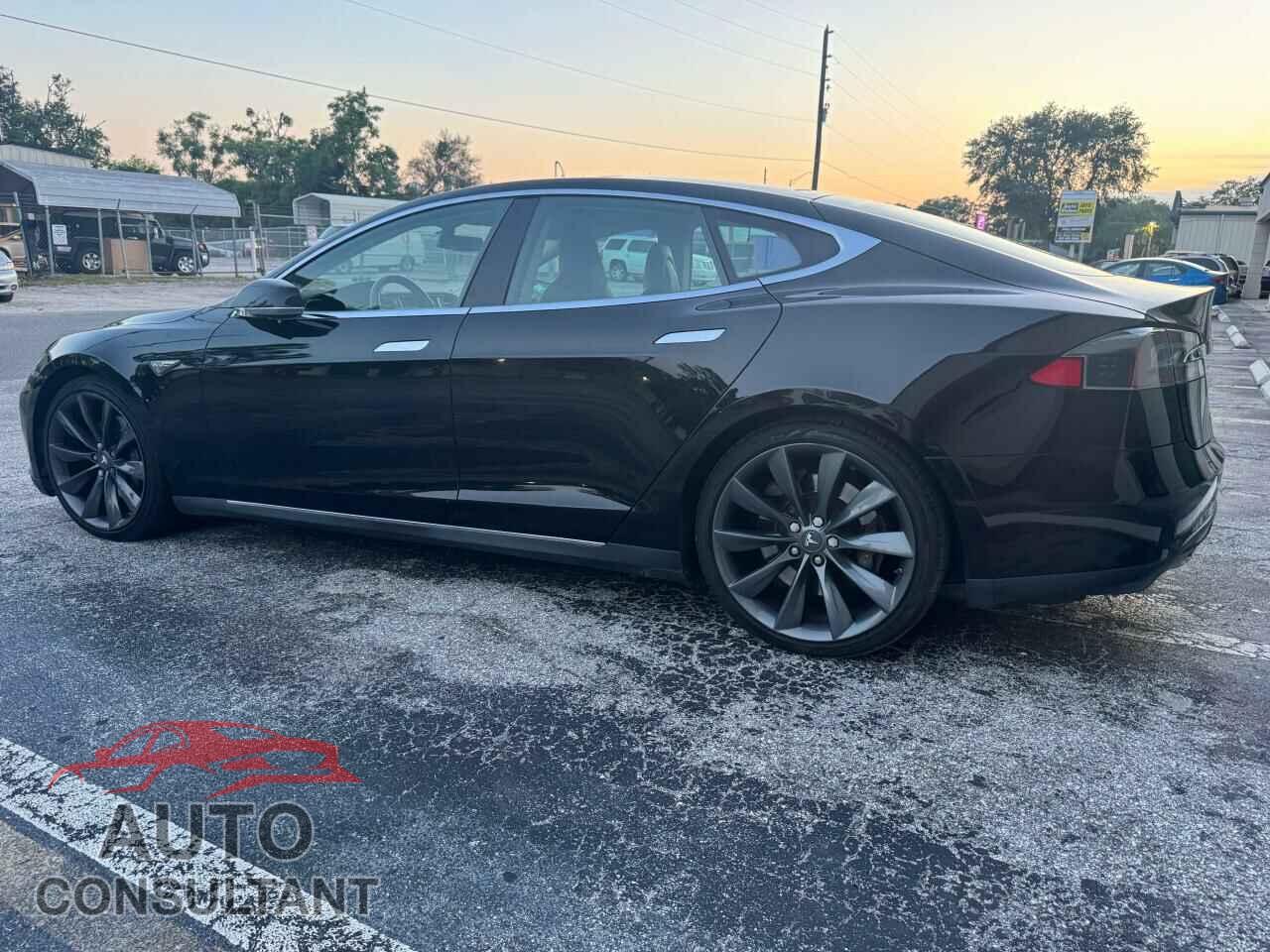 TESLA MODEL S 2014 - 5YJSA1H10EFP49351