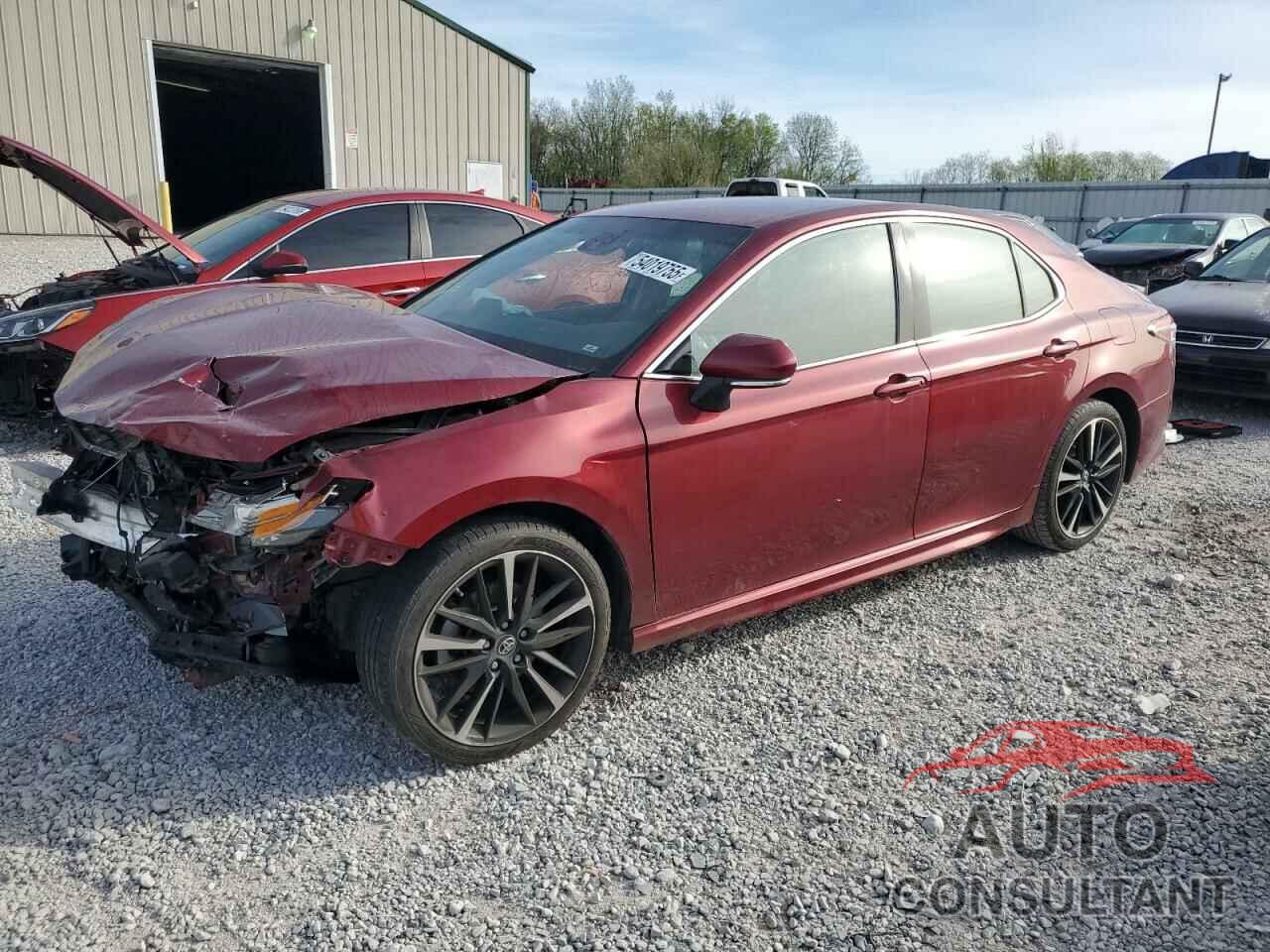 TOYOTA CAMRY 2018 - 4T1B61HK3JU666083