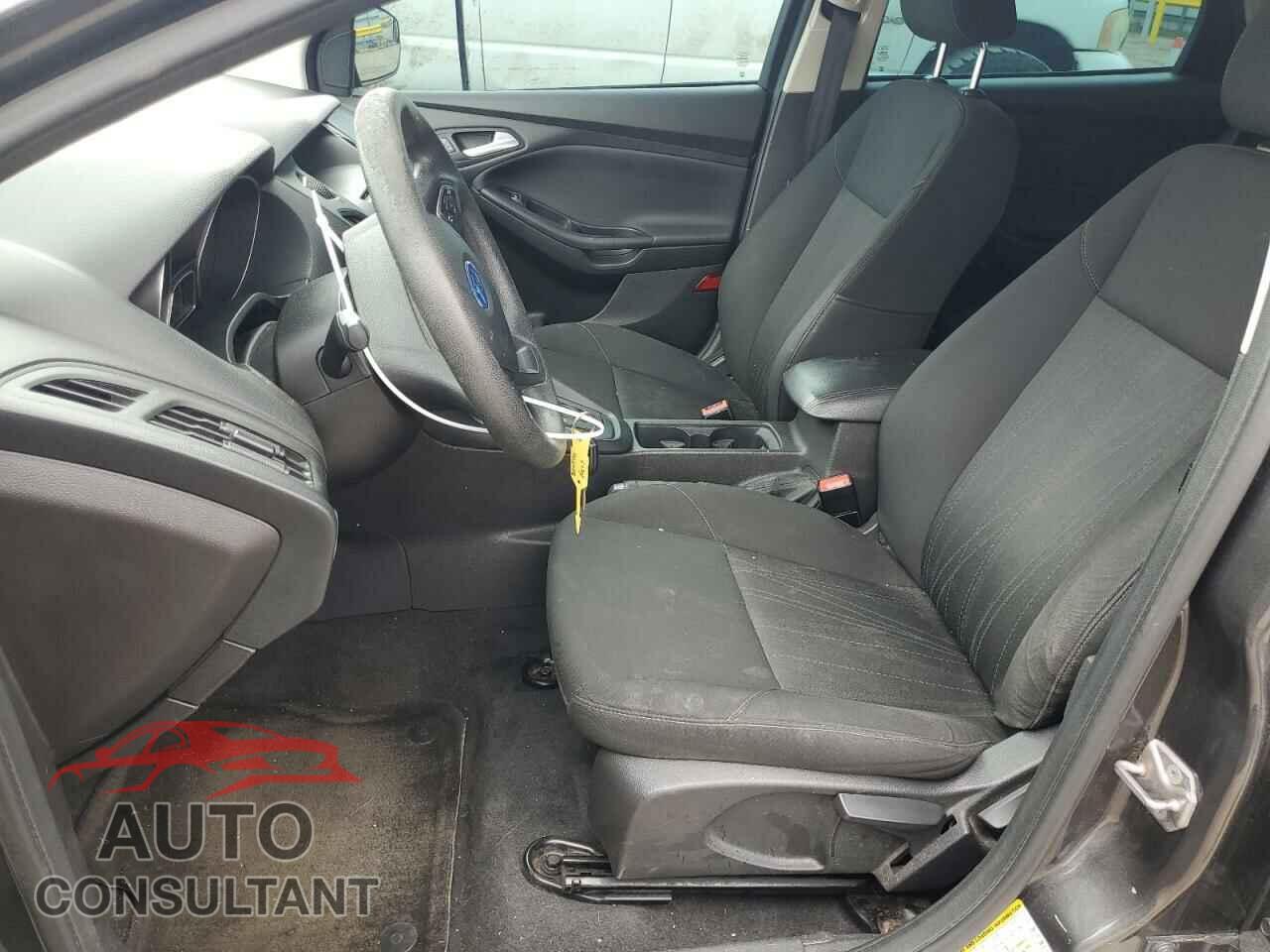 FORD FOCUS 2015 - 1FADP3F26FL348163