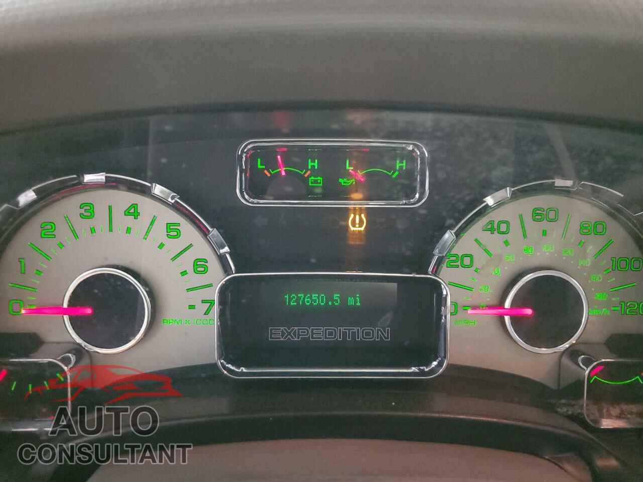 FORD EXPEDITION 2011 - 1FMJU1J56BEF19645