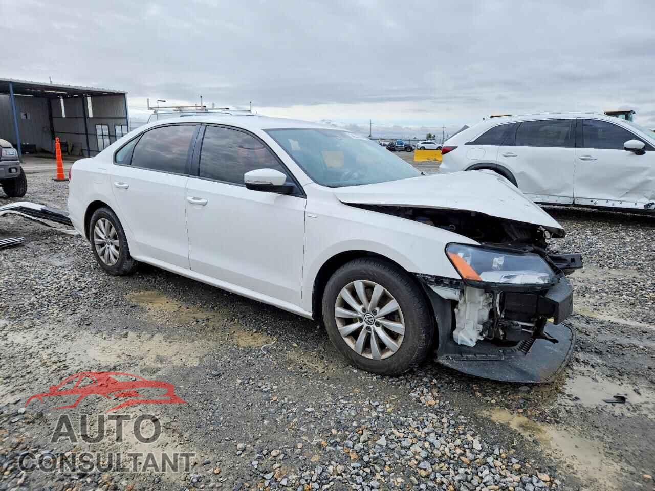 VOLKSWAGEN PASSAT 2015 - 1VWAT7A35FC034291
