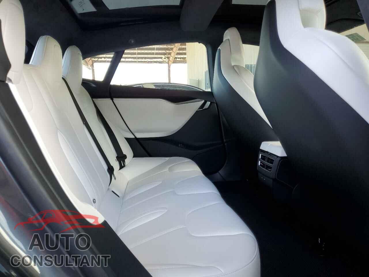 TESLA MODEL S 2017 - 5YJSA1E10HF211273