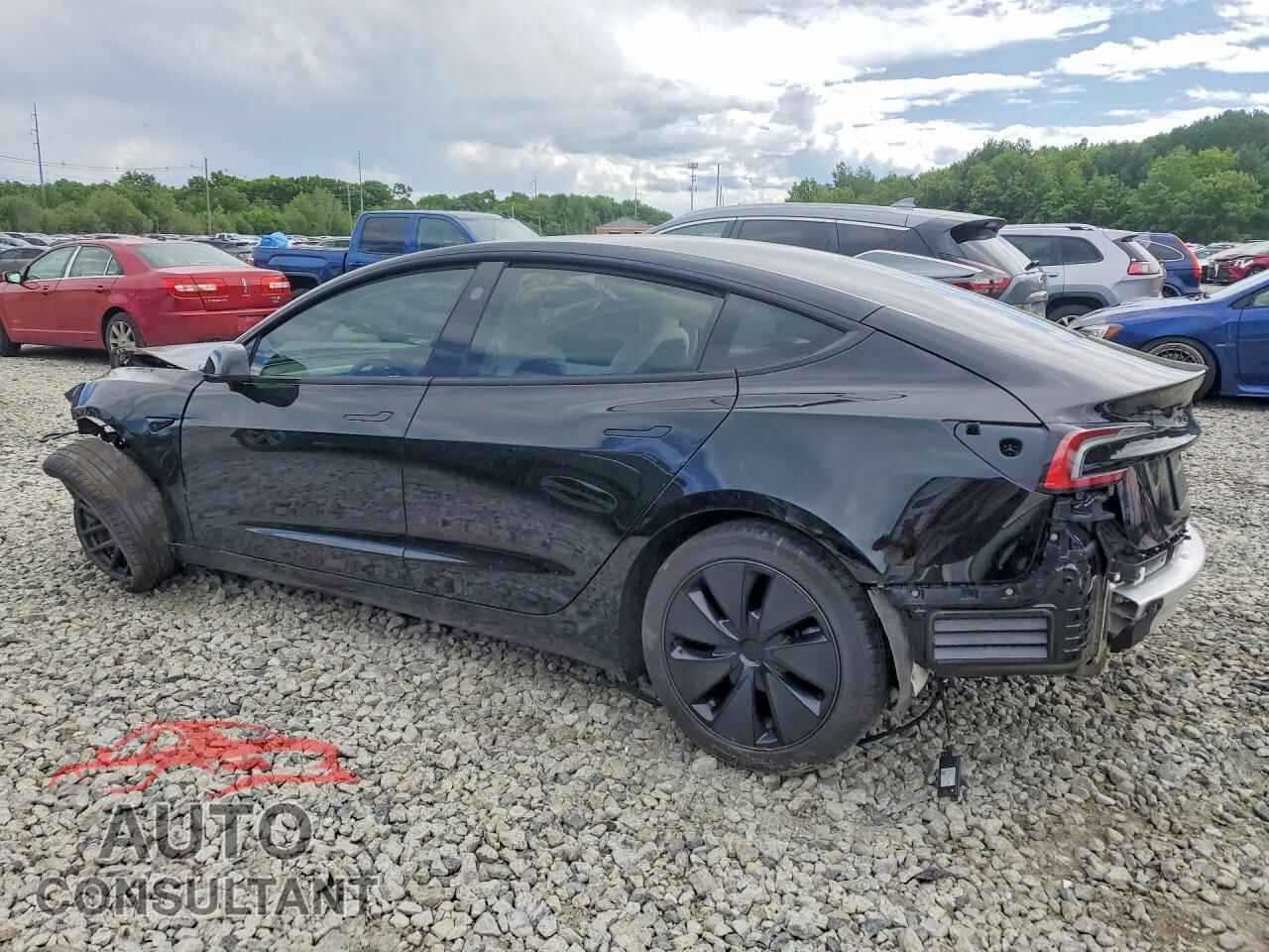 TESLA MODEL 3 2024 - 5YJ3E1EB2RF822019