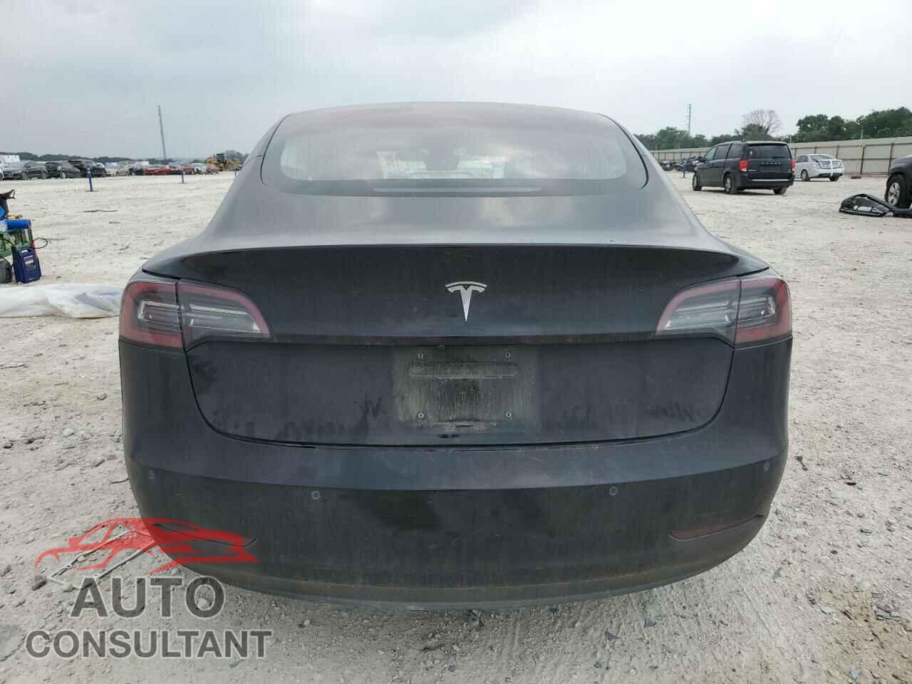 TESLA MODEL 3 2018 - 5YJ3E1EA9JF171516