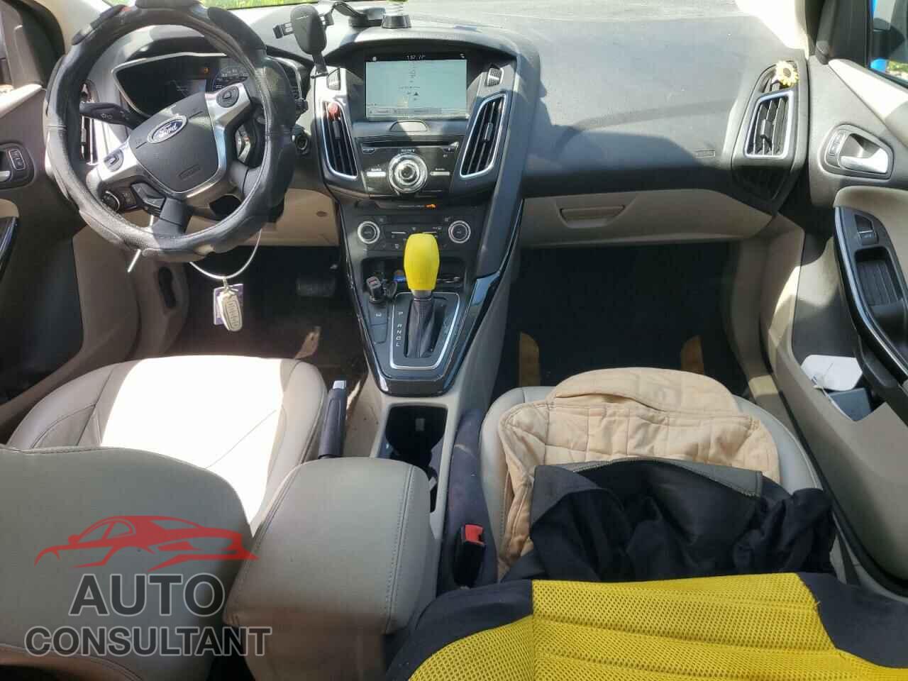 FORD FOCUS 2018 - 1FADP3R47JL225963
