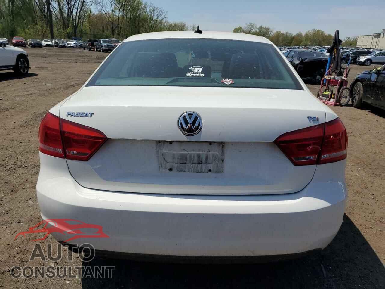 VOLKSWAGEN PASSAT 2015 - 1VWAT7A38FC069343