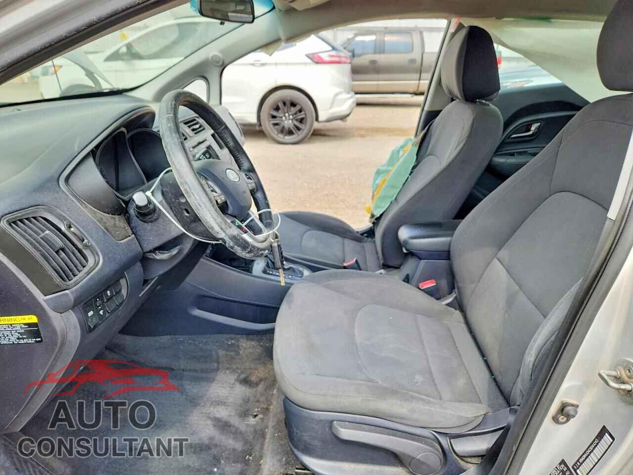 KIA RIO 2012 - KNADN4A34C6044245