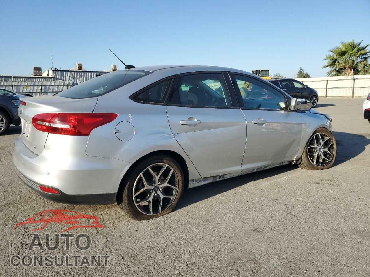 FORD FOCUS 2017 - 1FADP3H22HL272182