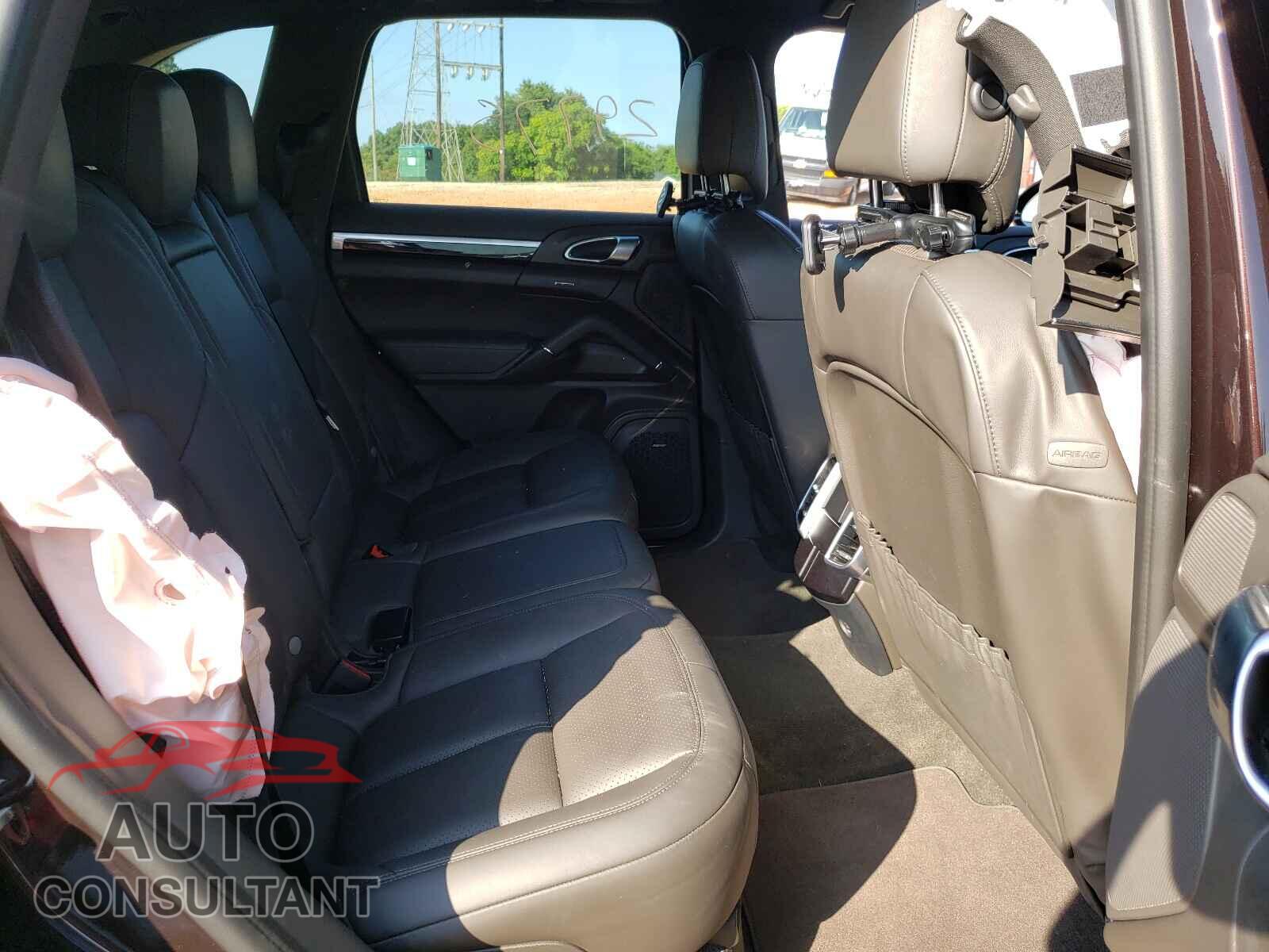 PORSCHE CAYENNE 2017 - WP1AA2A25HKA91701