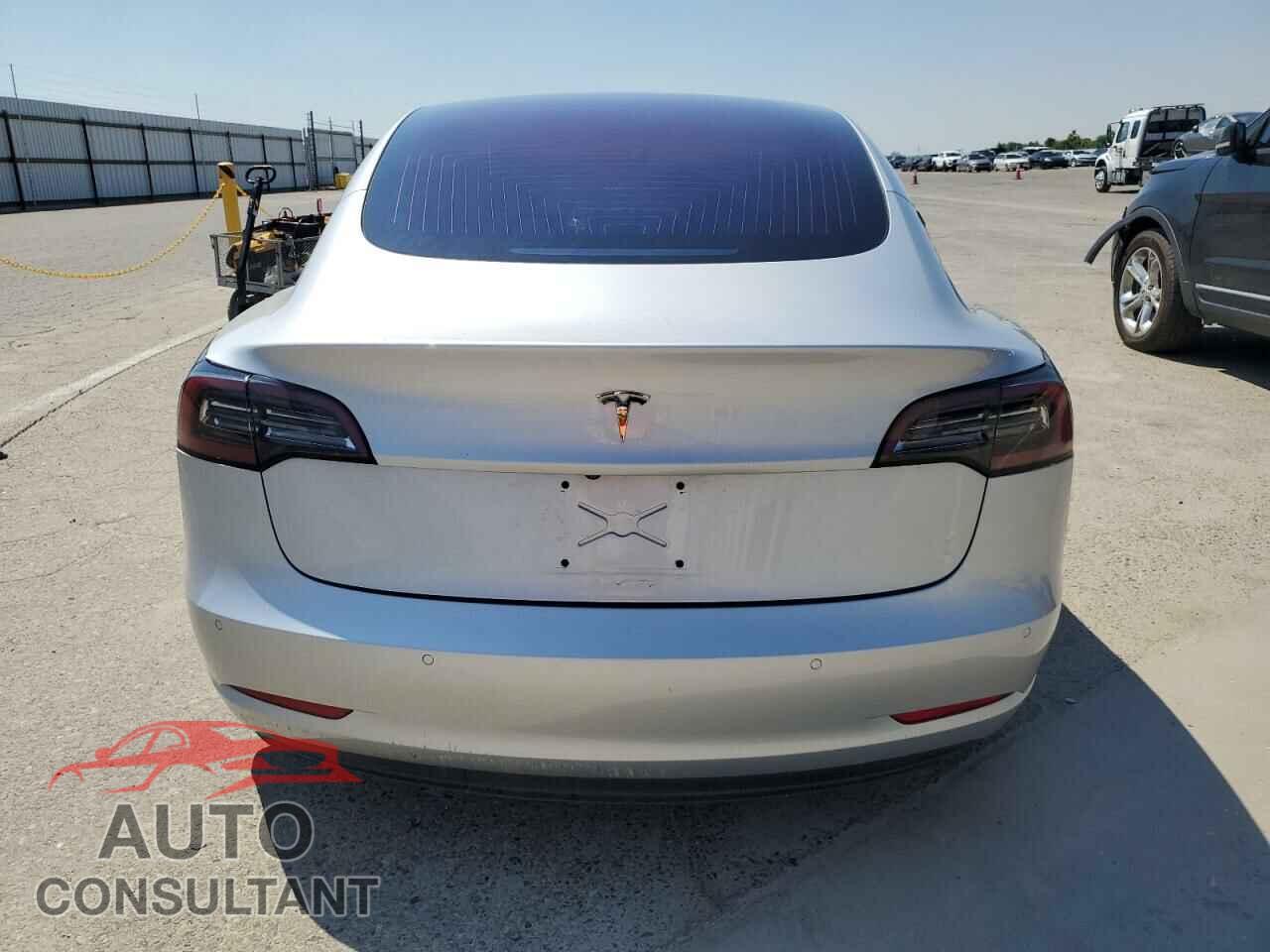 TESLA MODEL 3 2018 - 5YJ3E1EA8JF007027