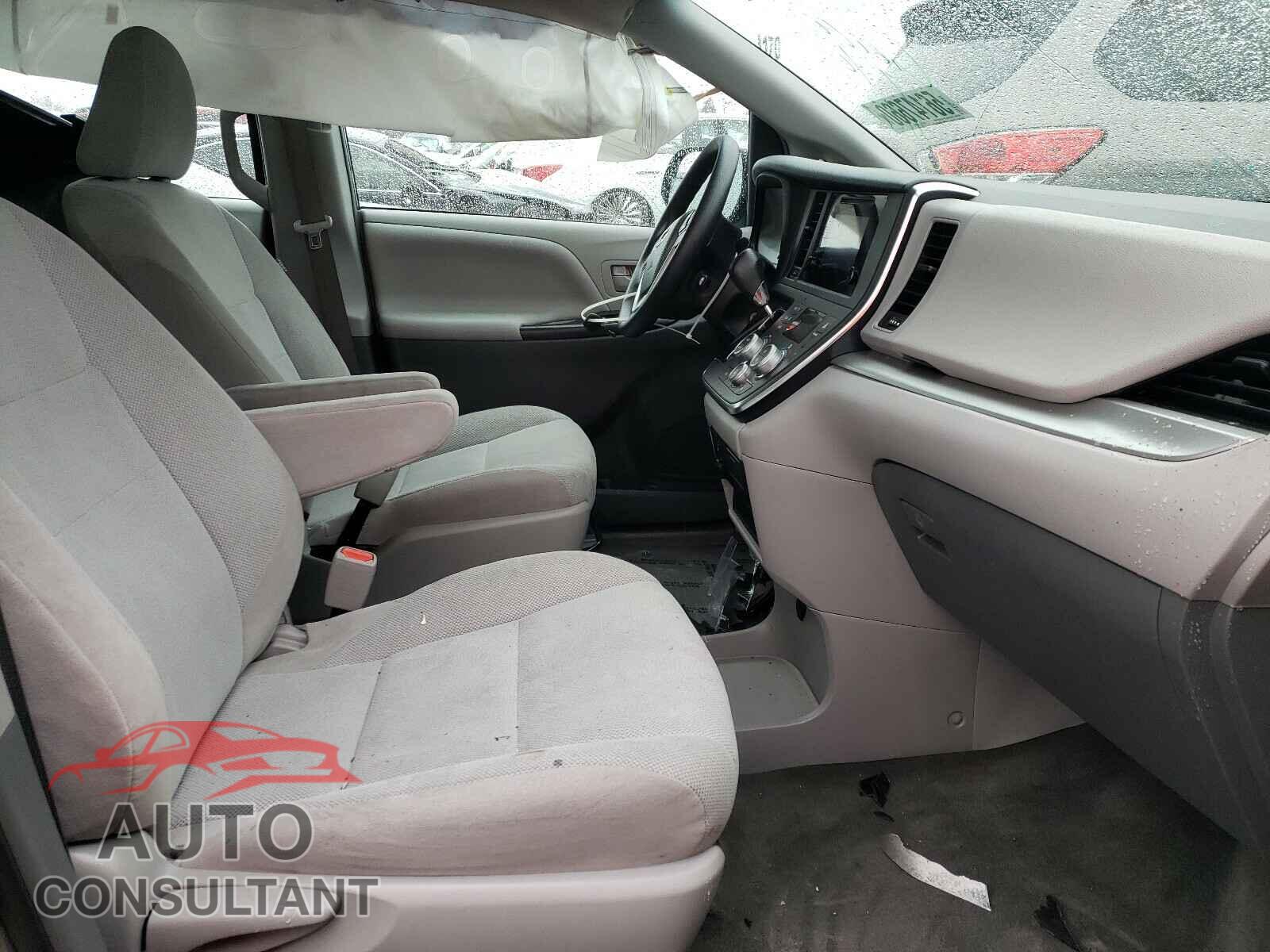 TOYOTA SIENNA 2017 - 5TDZZ3DC8HS892123