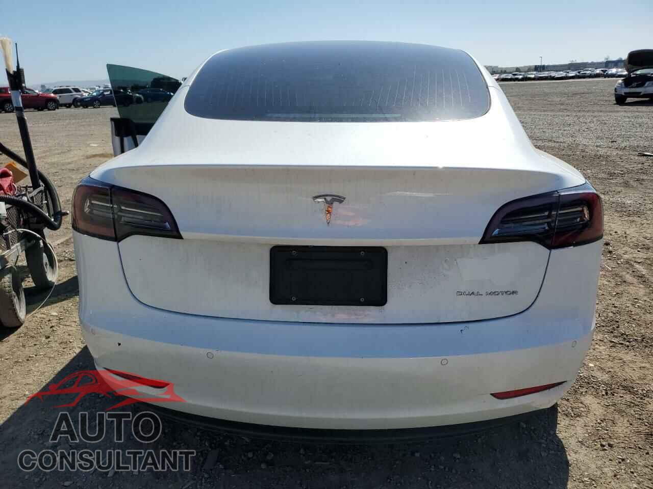 TESLA MODEL 3 2019 - 5YJ3E1EB4KF494799
