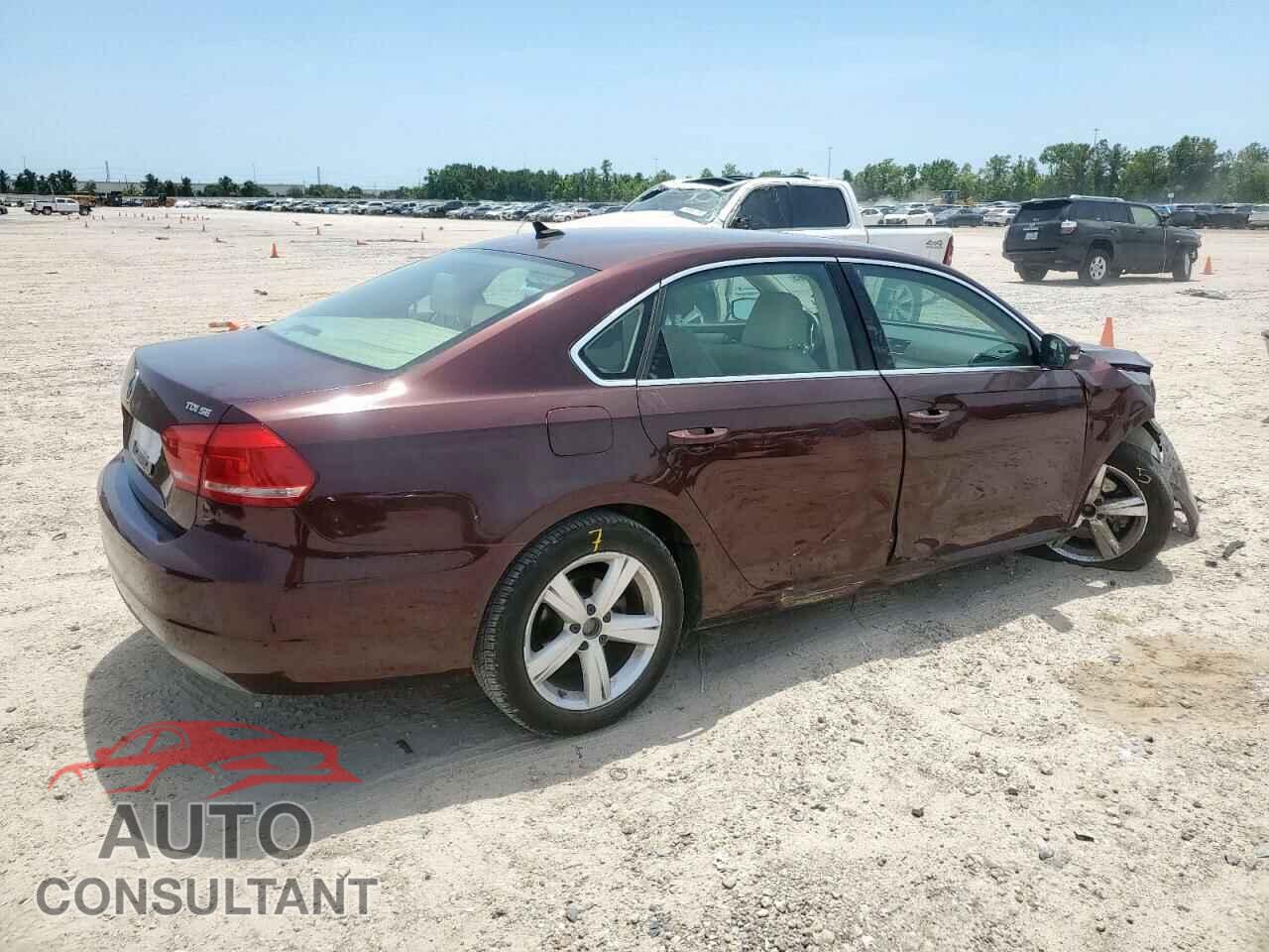 VOLKSWAGEN PASSAT 2013 - 1VWBN7A32DC005696