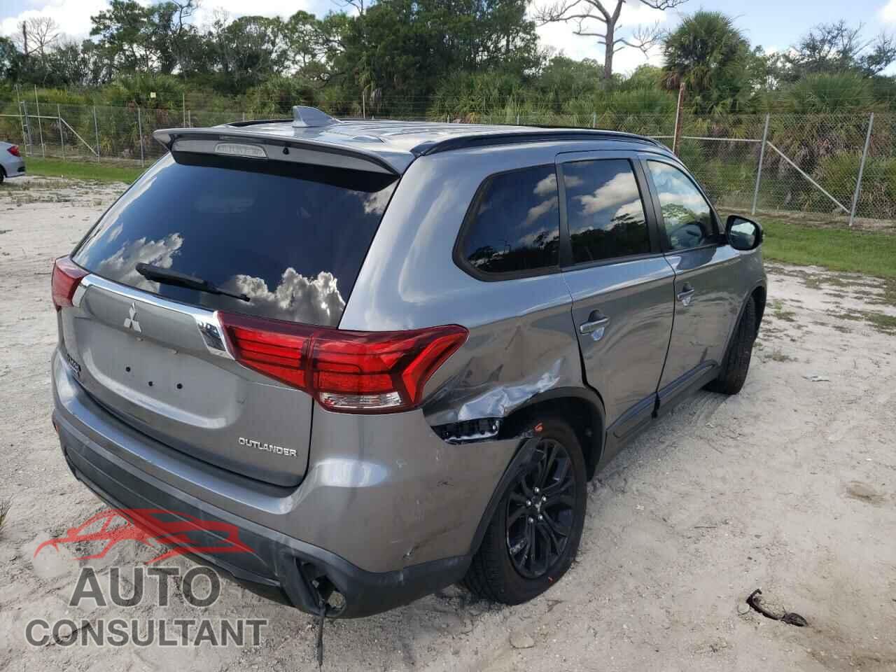 MITSUBISHI OUTLANDER 2018 - JA4AD3A31JZ019909