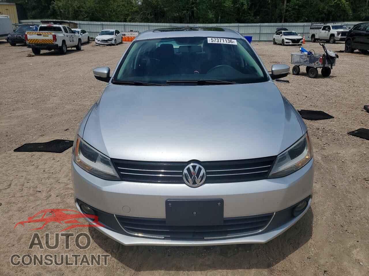 VOLKSWAGEN JETTA 2012 - 3VWLL7AJ4CM005351