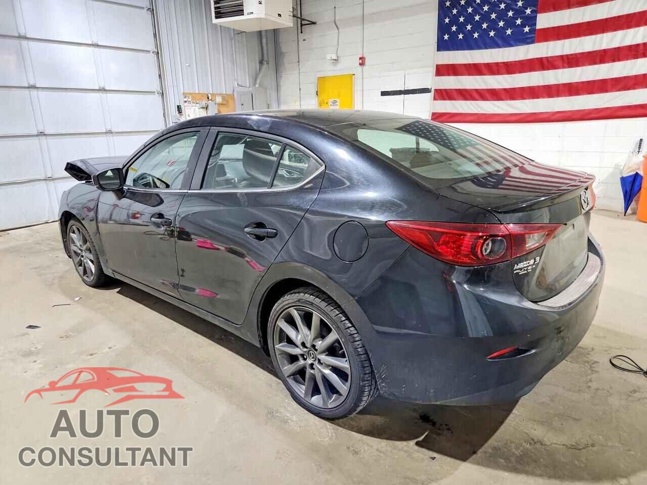 MAZDA 3 2018 - 3MZBN1V35JM162561