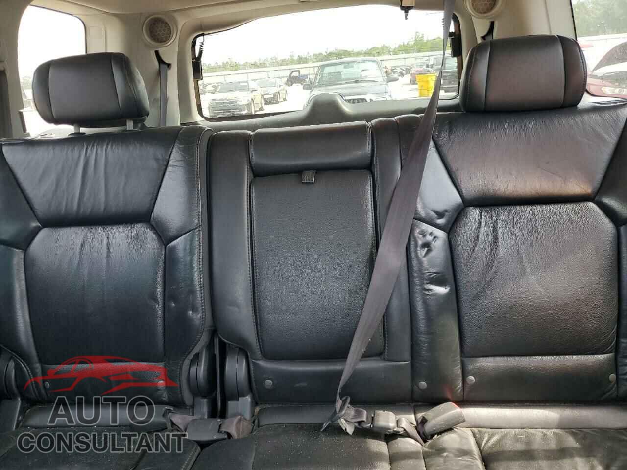 HONDA PILOT 2011 - 5FNYF4H63BB098043