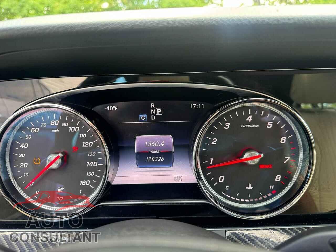 MERCEDES-BENZ E-CLASS 2017 - WDDZF4JB5HA048053