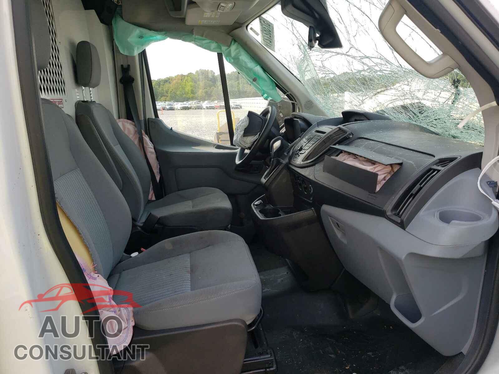 FORD TRANSIT CO 2018 - 1FTYR2CM8JKB49555