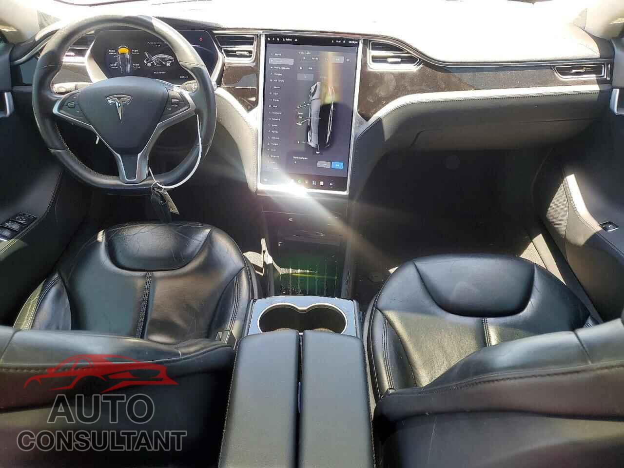 TESLA MODEL S 2015 - 5YJSA1S13FF100539