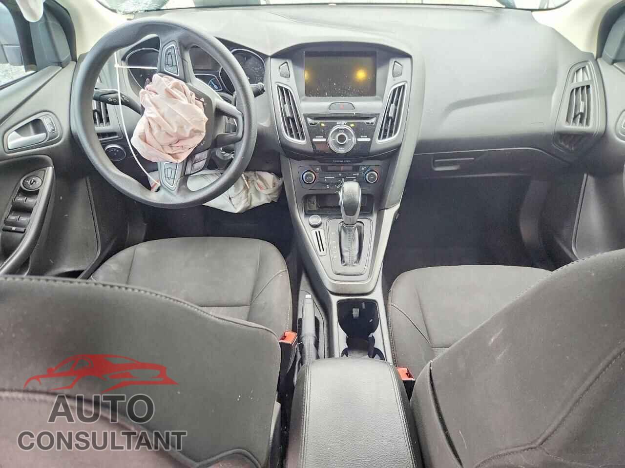 FORD FOCUS 2017 - 1FADP3M27HL305988