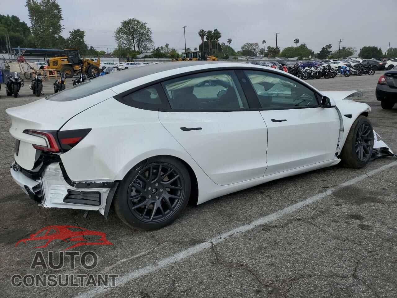 TESLA MODEL 3 2025 - 5YJ3E1EA7SF001043