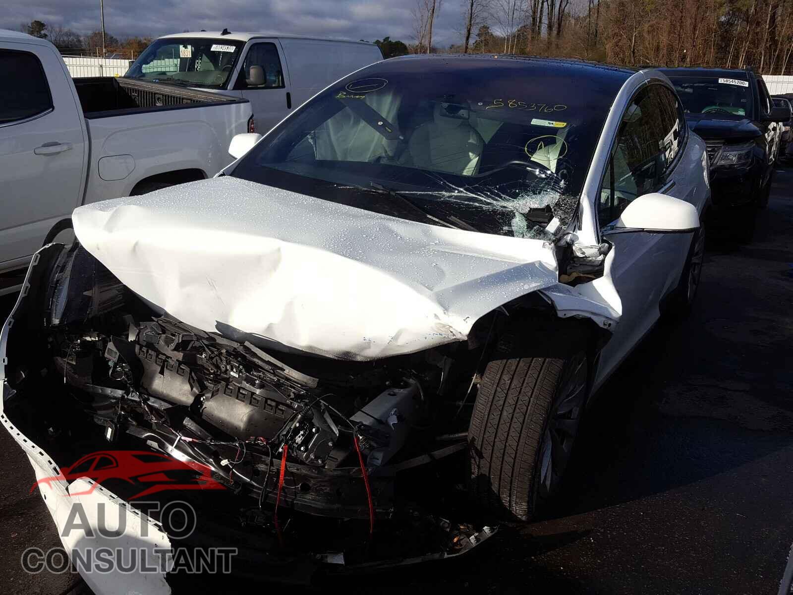 TESLA MODEL X 2016 - 5YJXCBE48GF000689
