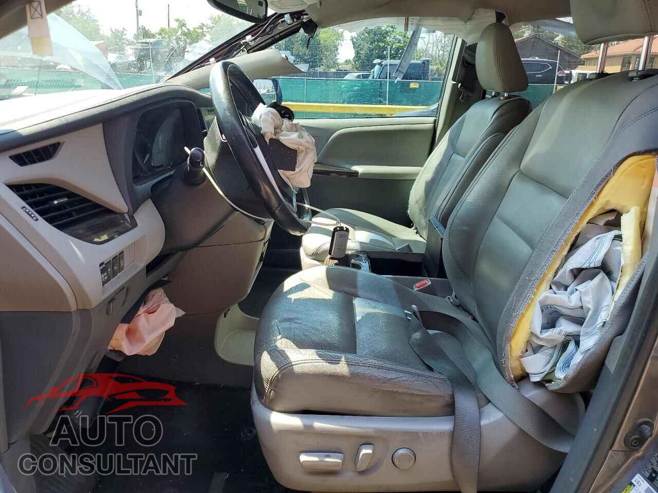 TOYOTA SIENNA 2017 - 5TDDZ3DC7HS155117
