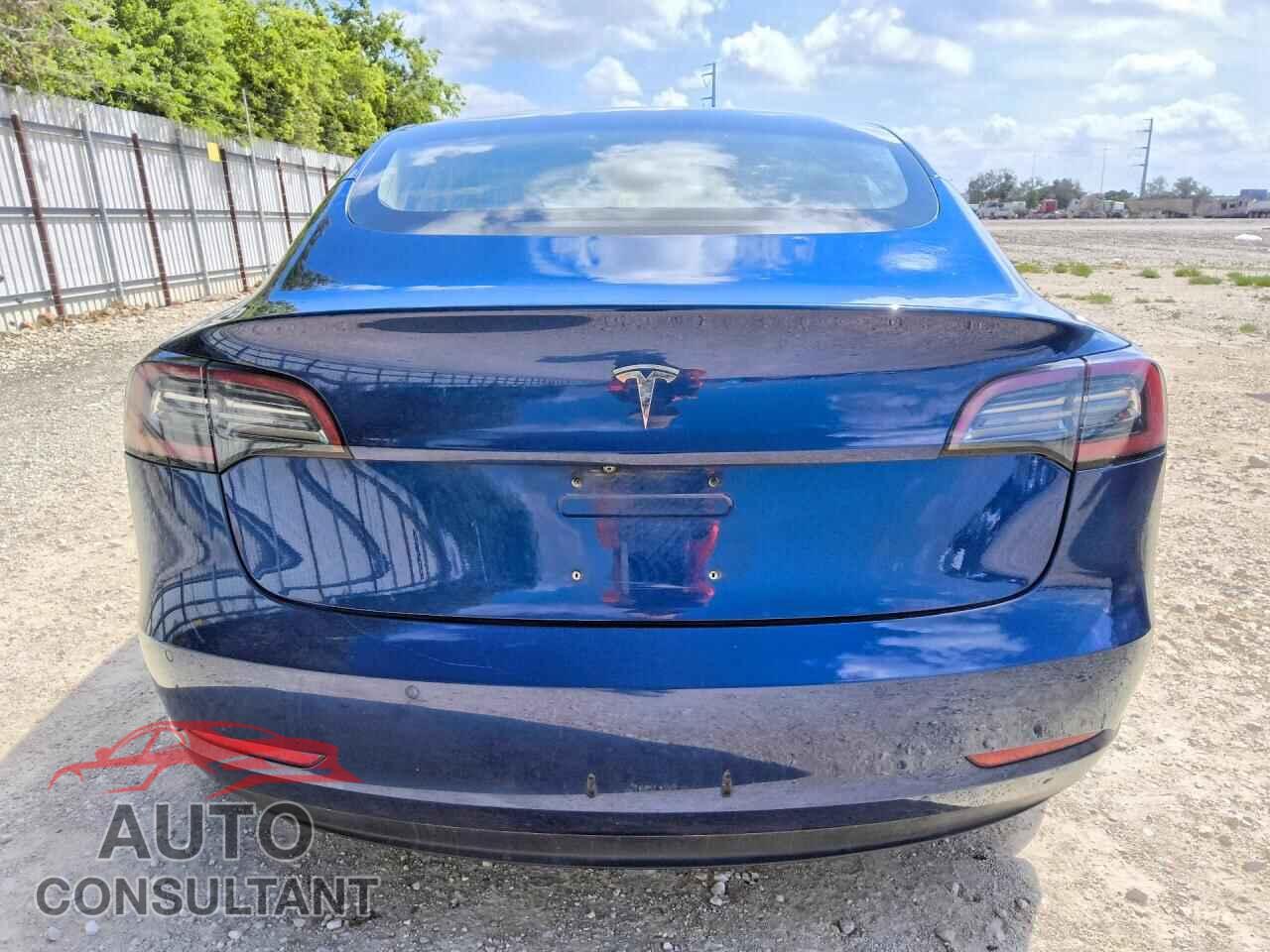 TESLA MODEL 3 2018 - 5YJ3E1EA1JF041715