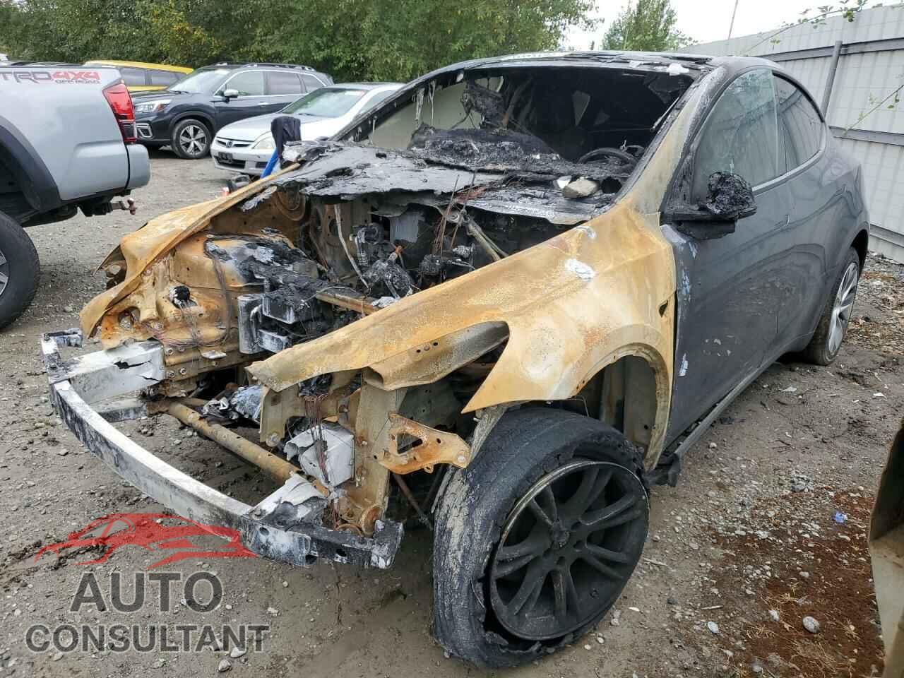 TESLA MODEL Y 2024 - 7SAYGDEE7RF062779