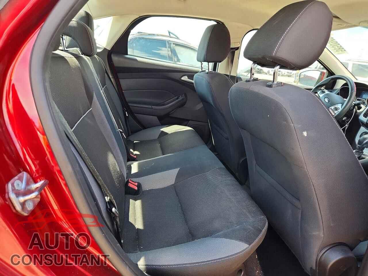 FORD FOCUS 2014 - 1FADP3F21EL388438