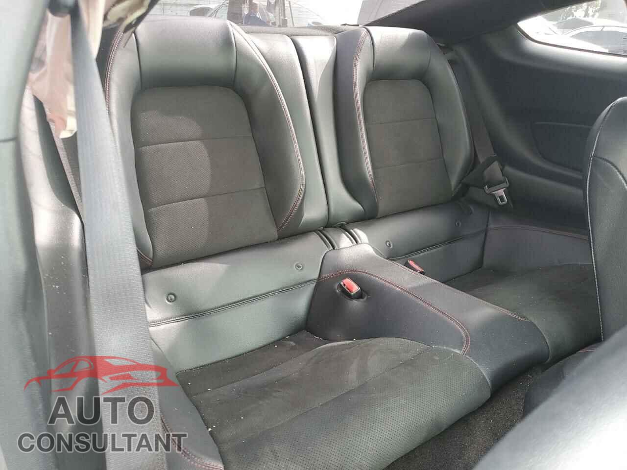 FORD MUSTANG 2016 - 1FA6P8CF6G5202378