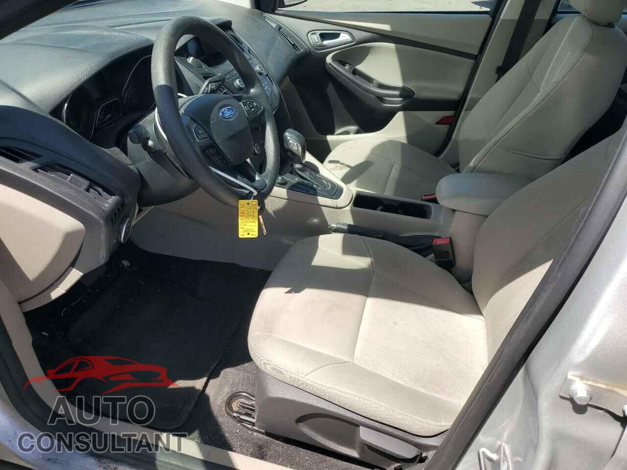 FORD FOCUS 2018 - 1FADP3F28JL324505