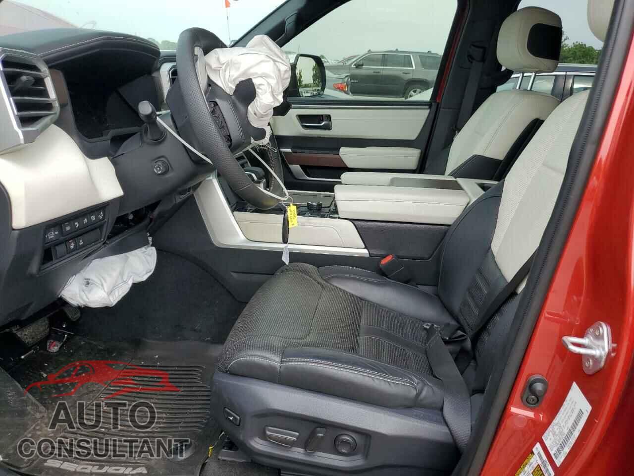 TOYOTA SEQUOIA 2023 - 7SVAAABA9PX013592