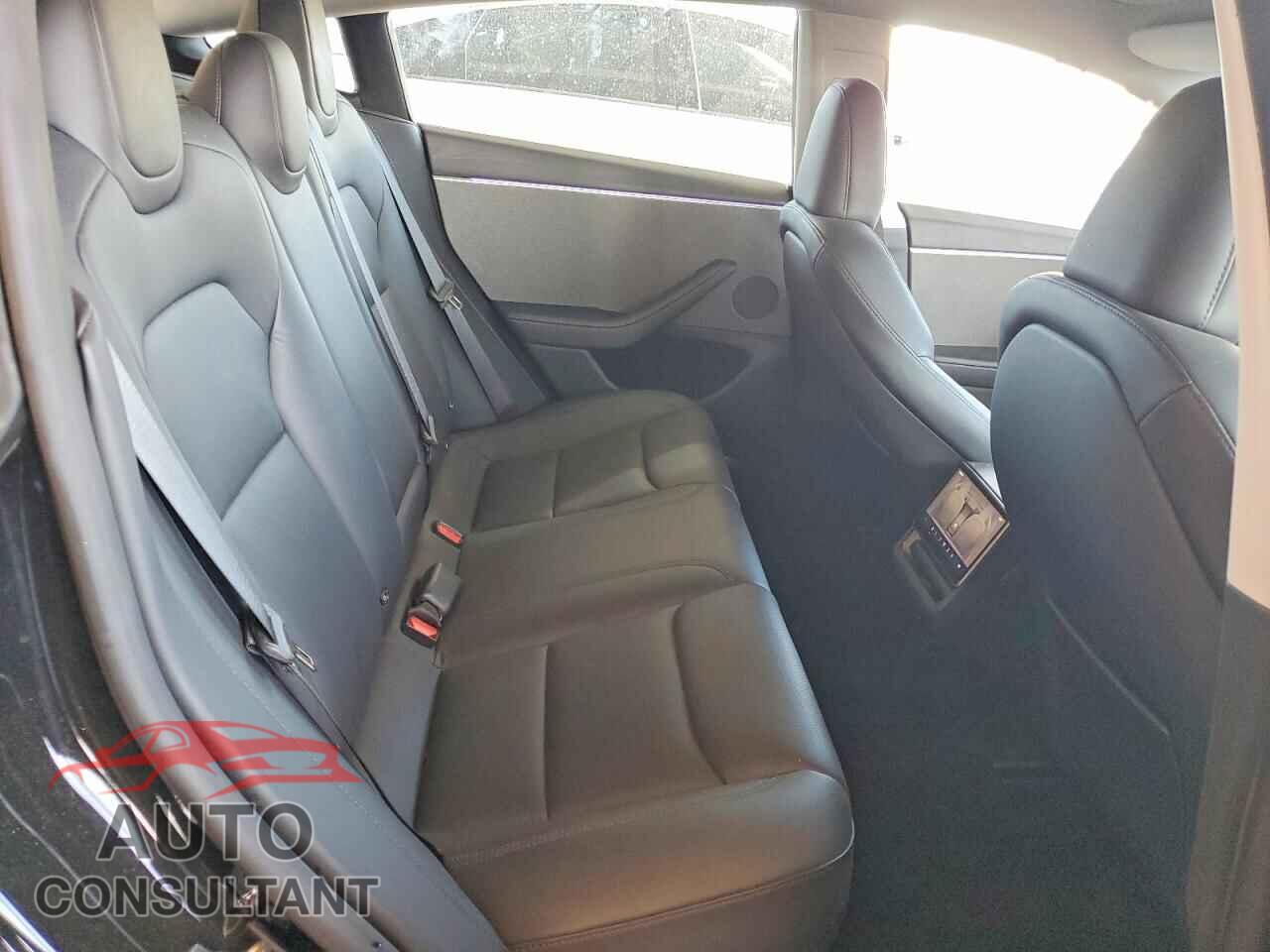 TESLA MODEL 3 2024 - 5YJ3E1EA1RF825470